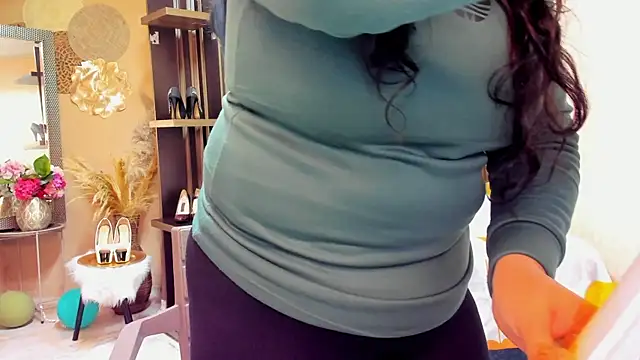 Snapshot of BBWLuxuryMuse chatting on 05.09.26 BBWLuxuryMuse online show from 05.09.26