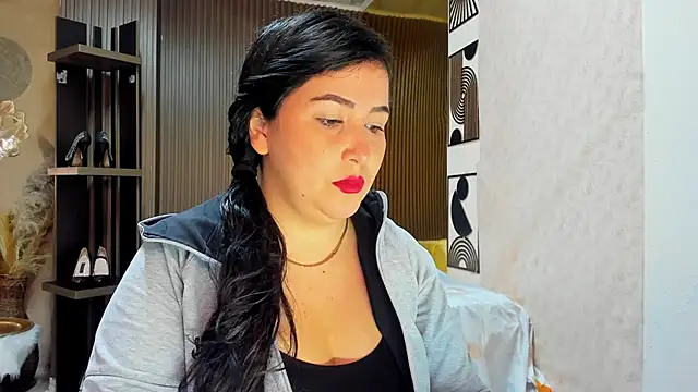 Snapshot of BBWLuxuryMuse chatting on 05.15.26 BBWLuxuryMuse online show from 05.15.26
