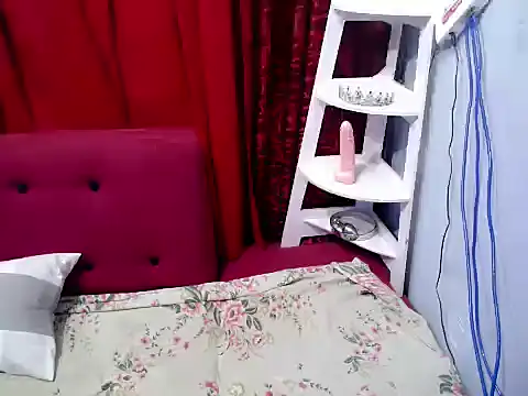 hotchickgirl online show from 08.05.26