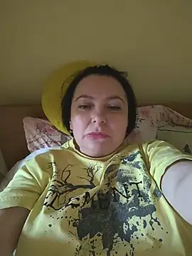 Snapshot of EmmaEmmy40 chatting on 05.26.26 EmmaEmmy40 online show from 05.26.26