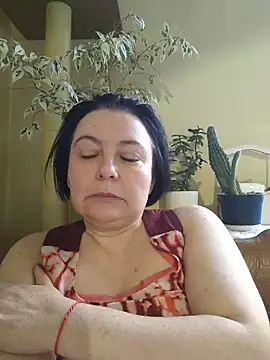 Snapshot of EmmaEmmy40 chatting on 06.13.26 EmmaEmmy40 online show from 06.13.26