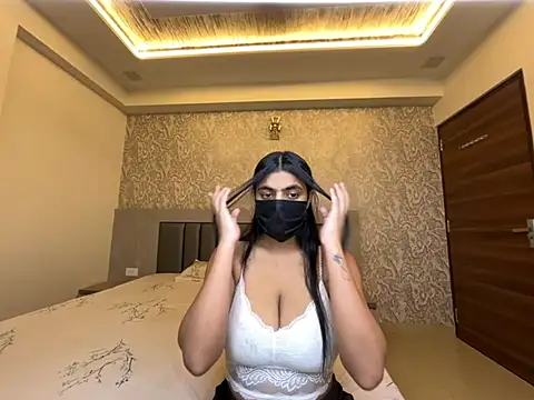 Snapshot of Miss_Heer chatting on 06.25.26 Miss Heer online show from 06.25.26