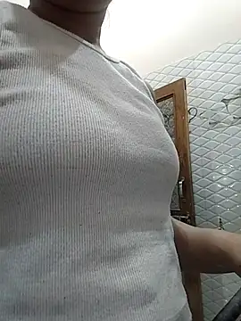 Snapshot of kiran-baby chatting on 07.25.26 kiran-baby online show from 07.25.26