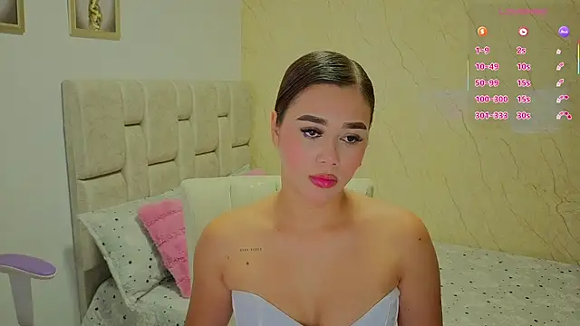 Naomilaurent online show from 07.20.26