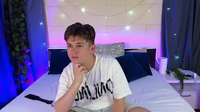 Miless Cooper online show from 05.02.26