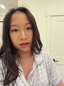 petiteTai online show from 05.28.26