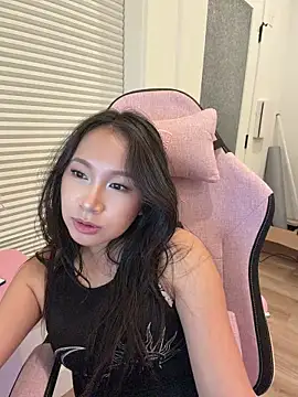 petiteTai online show from 06.06.26