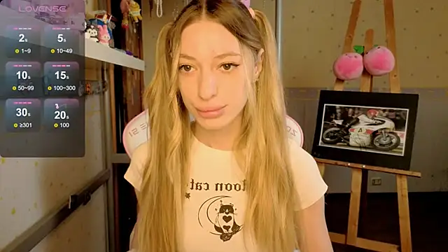 MiaMooonn online show from 06.04.26