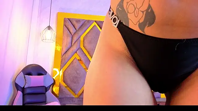 Snapshot of Ey_Im_simone_ chatting on 06.16.26 Ey Im simone online show from 06.16.26
