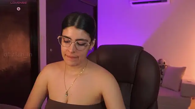 Snapshot of _Niah chatting on 06.03.26 Niah online show from 06.03.26