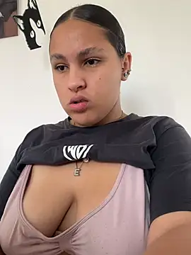 Snapshot of Selene_Voon_ chatting on 07.31.26 Selene Voon online show from 07.31.26