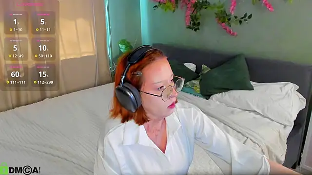 Snapshot of Maya_foxy chatting on 06.05.26 Maya foxy online show from 06.05.26