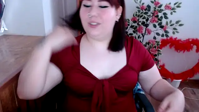 Snapshot of KarolinasHot chatting on 06.23.26 KarolinasHot online show from 06.23.26