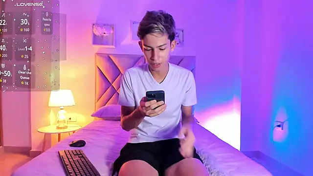 Baby noahtt online show from 06.26.26