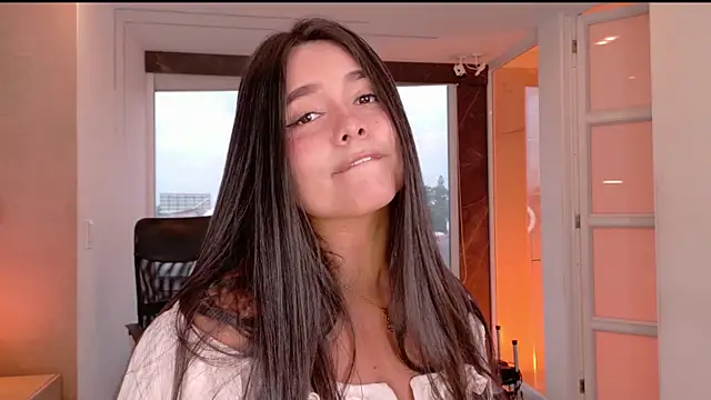 Eva-Apple online show from 08.03.26