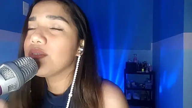 AnneHanacek online show from 05.11.26