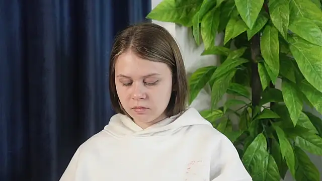 KarleenMcshaw online show from 05.13.26