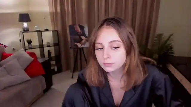Snapshot of MilanaRare chatting on 06.25.26 MilanaRare online show from 06.25.26