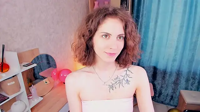 Snapshot of Kimasichka chatting on 06.20.26 Kimasichka online show from 06.20.26