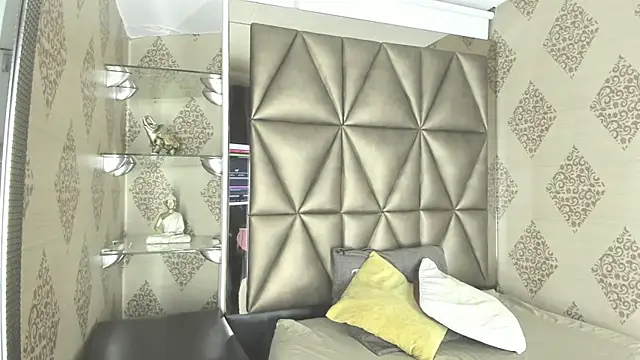 Snapshot of Violett_Carter chatting on 05.27.26 Violett Carter online show from 05.27.26