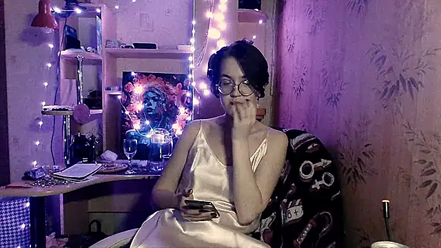 Snapshot of Alessa_Kiss chatting on 05.12.26 Alessa Kiss online show from 05.12.26