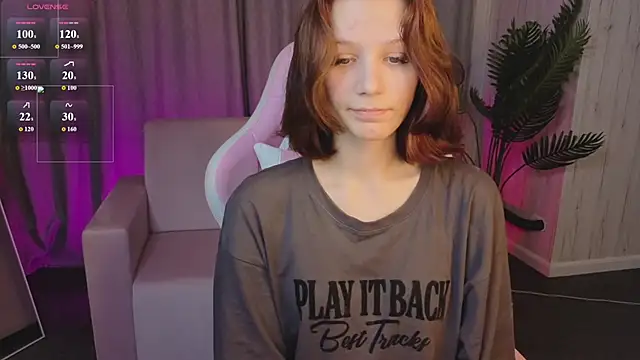 Snapshot of AliceJohansone chatting on 06.22.26 AliceJohansone online show from 06.22.26