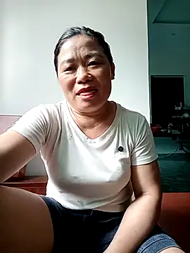 Snapshot of -Lytina- chatting on 06.22.26 -Lytina- online show from 06.22.26