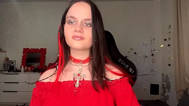 Tailor Kayka online show from 05.07.26
