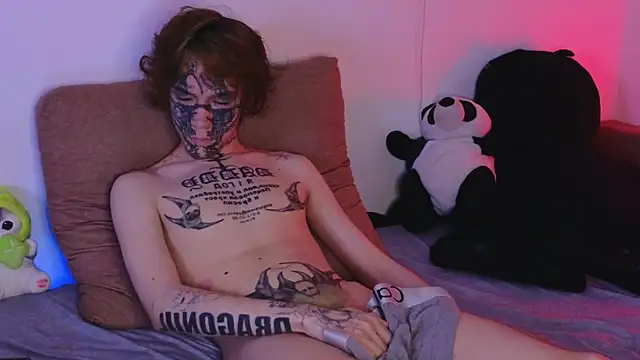Snapshot of Emo___boy chatting on 06.17.26 Emo boy online show from 06.17.26