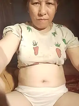Snapshot of girl_cute69 chatting on 06.15.26 girl cute69 online show from 06.15.26