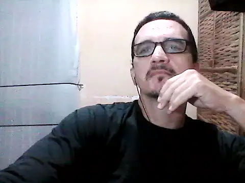 Snapshot of DouglasBr22 chatting on 05.10.26 DouglasBr22 online show from 05.10.26