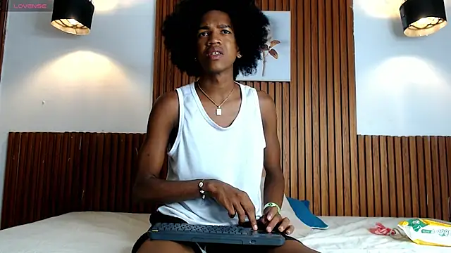 Snapshot of Afrowayuu chatting on 05.16.26 Afrowayuu online show from 05.16.26