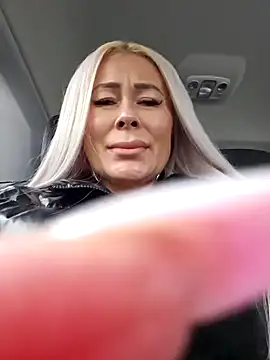 Snapshot of MILFBARBY chatting on 12.14.24 MILFBARBY online show from 12.14.24