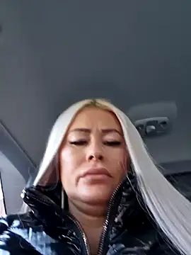 Snapshot of MILFBARBY chatting on 12.21.24 MILFBARBY online show from 12.21.24