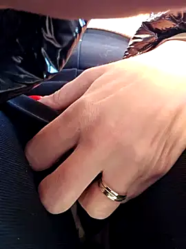 Snapshot of MILFBARBY chatting on 12.29.24 MILFBARBY online show from 12.29.24