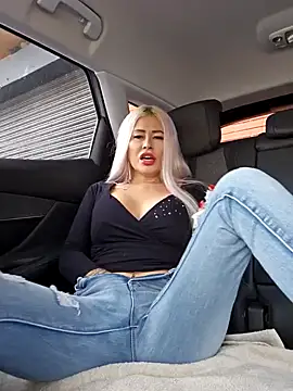 Snapshot of MILFBARBY chatting on 01.05.25 MILFBARBY online show from 01.05.25