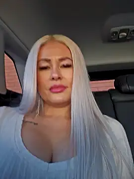 Snapshot of MILFBARBY chatting on 01.14.25 MILFBARBY online show from 01.14.25