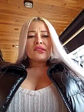 Snapshot of MILFBARBY chatting on 02.17.25 MILFBARBY online show from 02.17.25