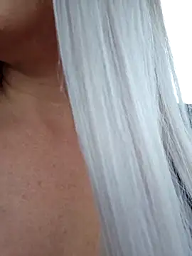 Snapshot of MILFBARBY chatting on 02.25.25 MILFBARBY online show from 02.25.25