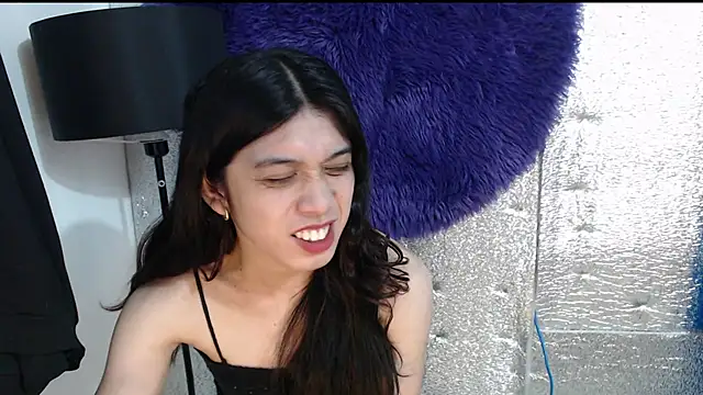 Snapshot of RoseAmarie chatting on 05.18.26 RoseAmarie online show from 05.18.26