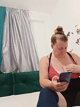 JuliaBestX online show from 06.28.26
