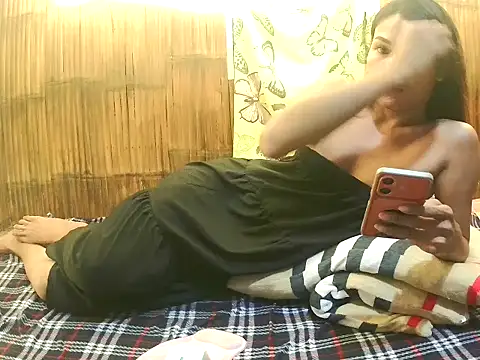 Snapshot of Sexy_UncutTrans chatting on 06.03.26 Sexy UncutTrans online show from 06.03.26