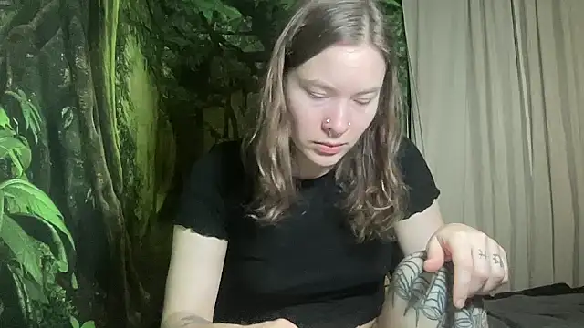 mo0ngoddess online show from 01.21.25