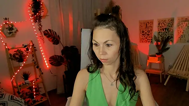 TrasyMorris online show from 06.12.26