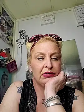 NutNmyGUTdaddy online show from 06.17.26