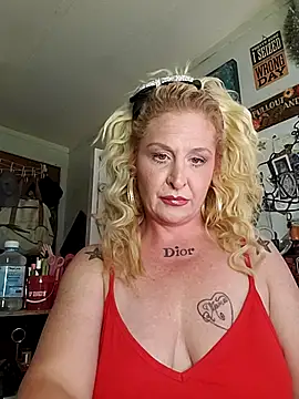 NutNmyGUTdaddy online show from 08.02.26