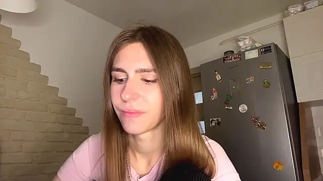 ZaraGuyette online show from 06.08.26