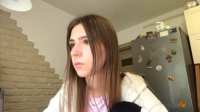 ZaraGuyette online show from 06.15.26
