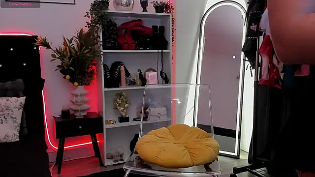 AmyyyDiamond online show from 06.10.26