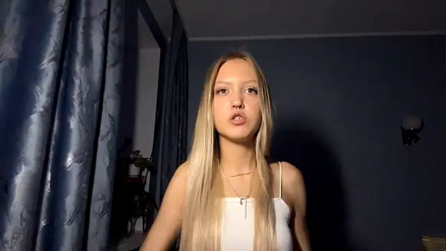 Snapshot of NievesHackey chatting on 06.16.26 NievesHackey online show from 06.16.26